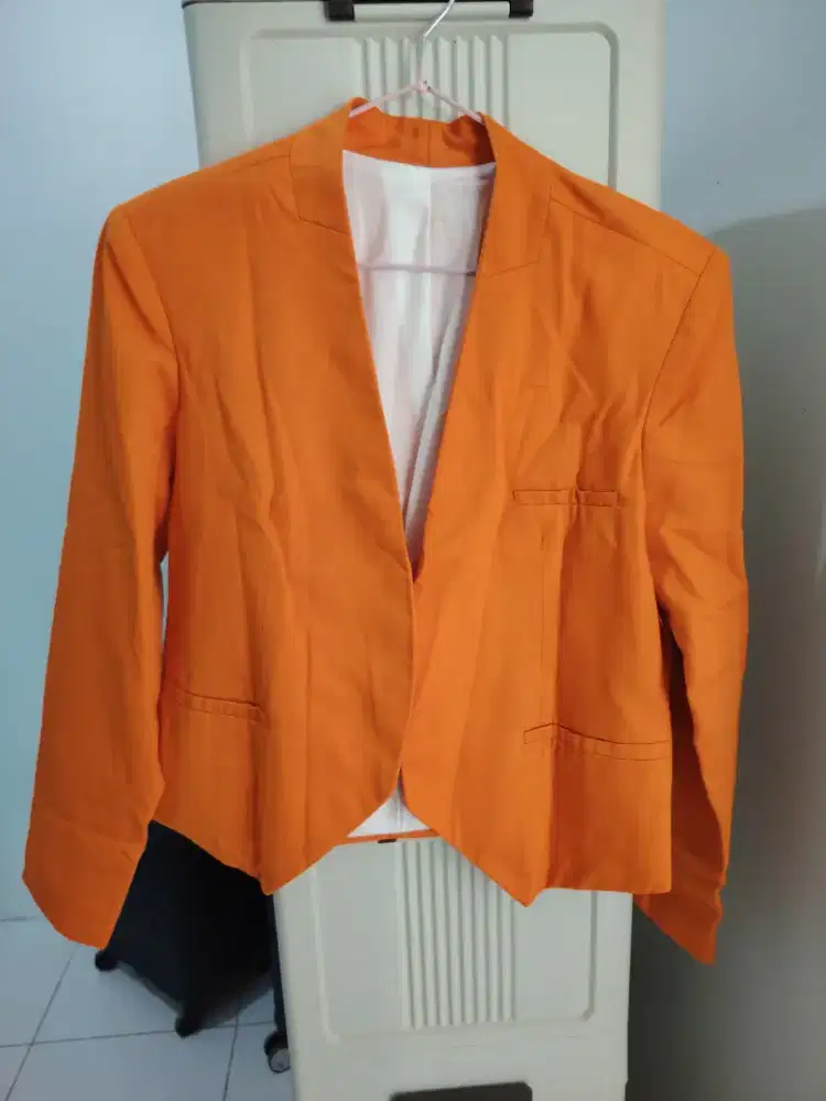 Blazer orange wanita