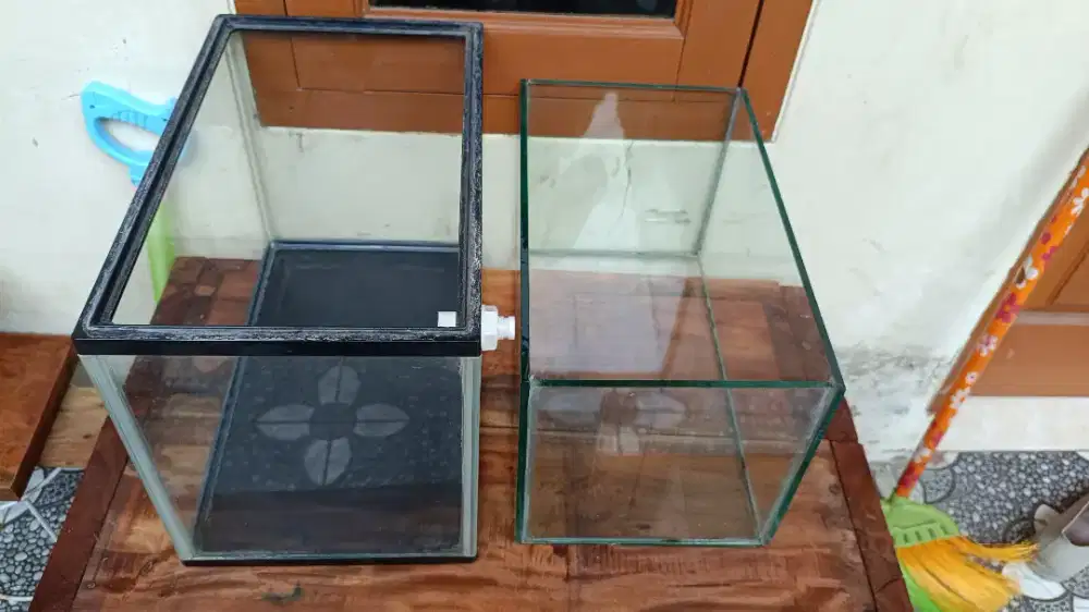 Akuarium kaca dan aklirik