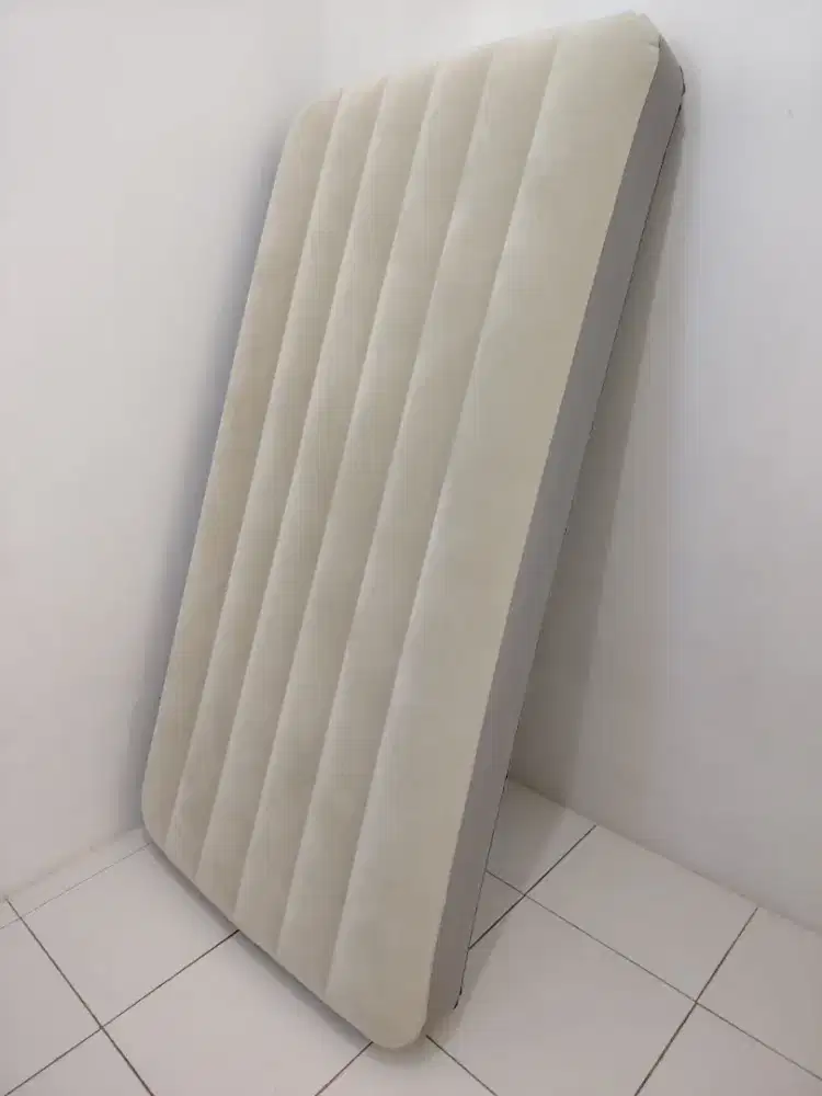 Kasur angin intex