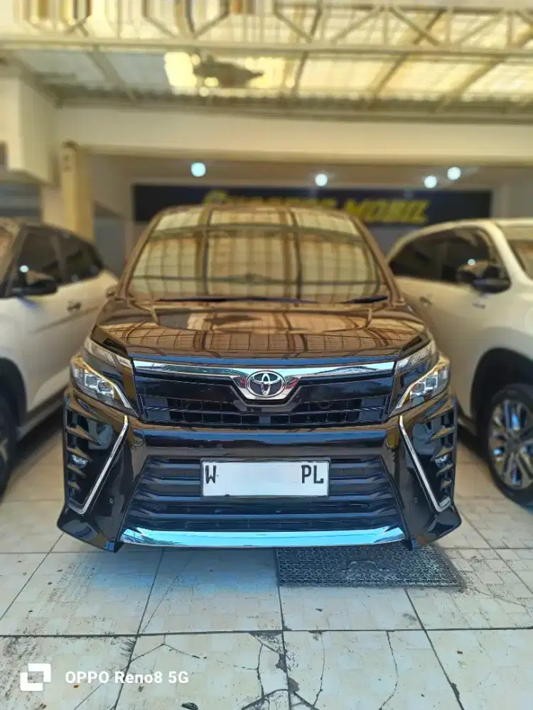 TOYOTA VOXY 2020