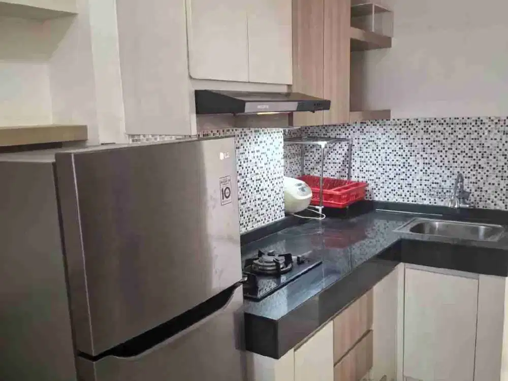 Sewa Apartemen CBD ,2 Br Furnished. Lantai Rendah. Siap Huni. Murah . Nego