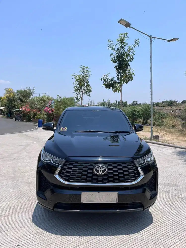Innova Zenix V CVT Bensin 2.0 2023