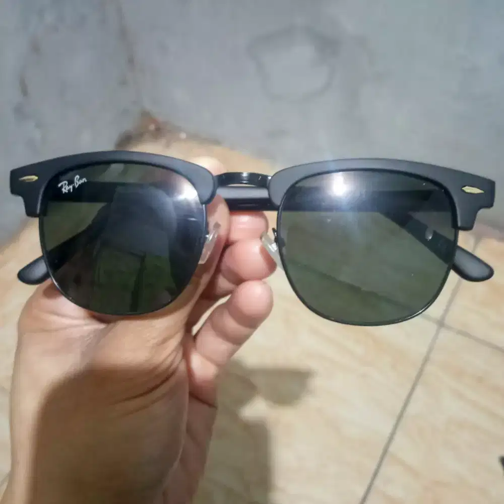 Kacamata Ray Ban hitam Clubmaster classic