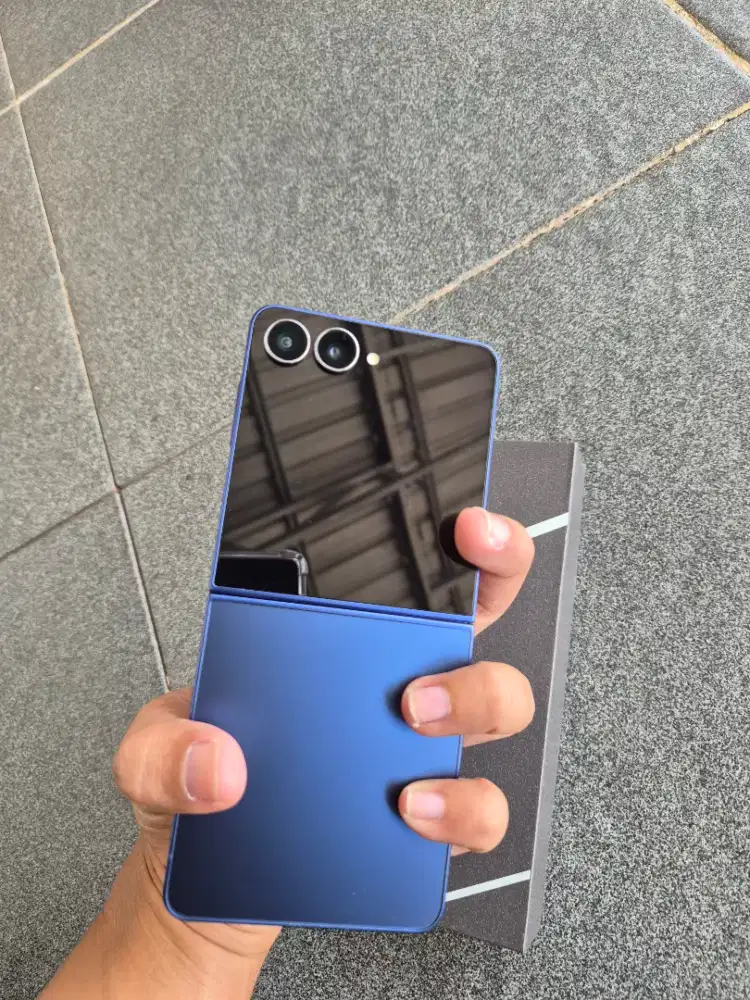 Samsung z flip 7 12 256GB second lengkap siap pakai