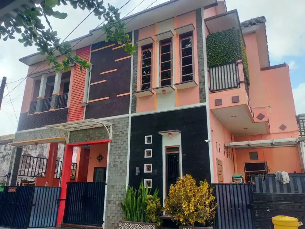DIJUAL RUMAH KOMPLEK ARAFURU SAMPING BGR LEMABANG PALEMBANG