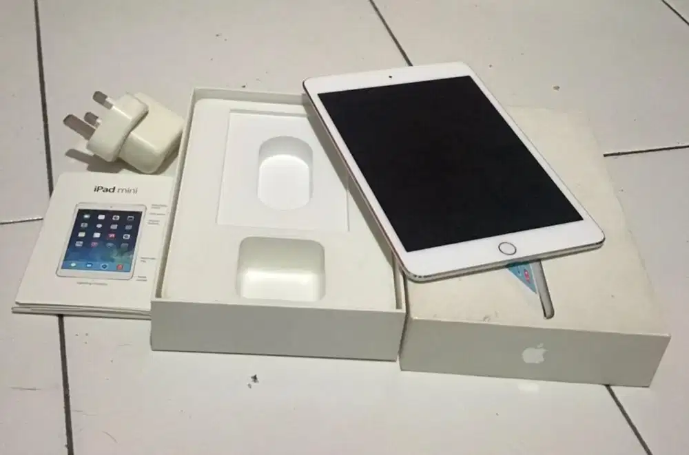 iPad Mini Gen 4th iBox 128GB All Operator Fullset Normal Mulus