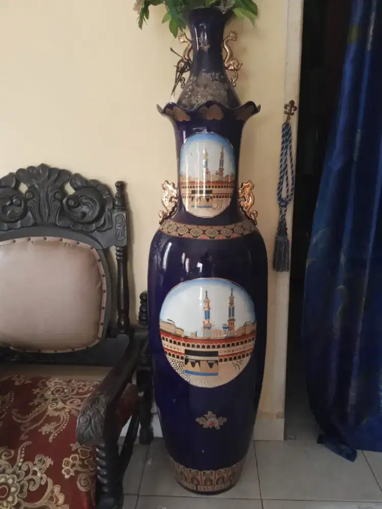 Dijual Cepat Guci Motif Kakbah besar dan guci kecil kualitas bagus..