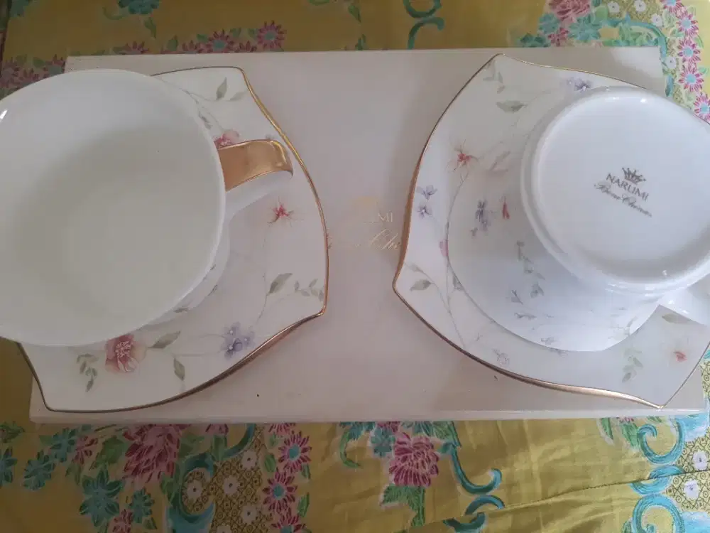 Set 2 of tea cup Narumi bone china
