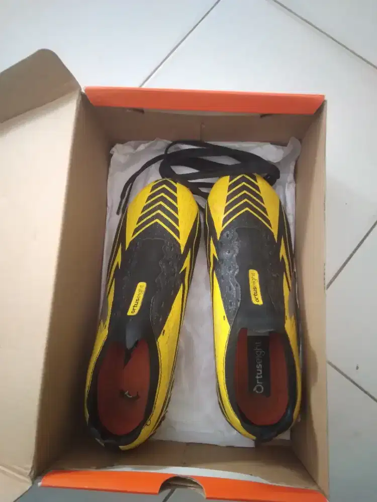 Sepatu ortusseight