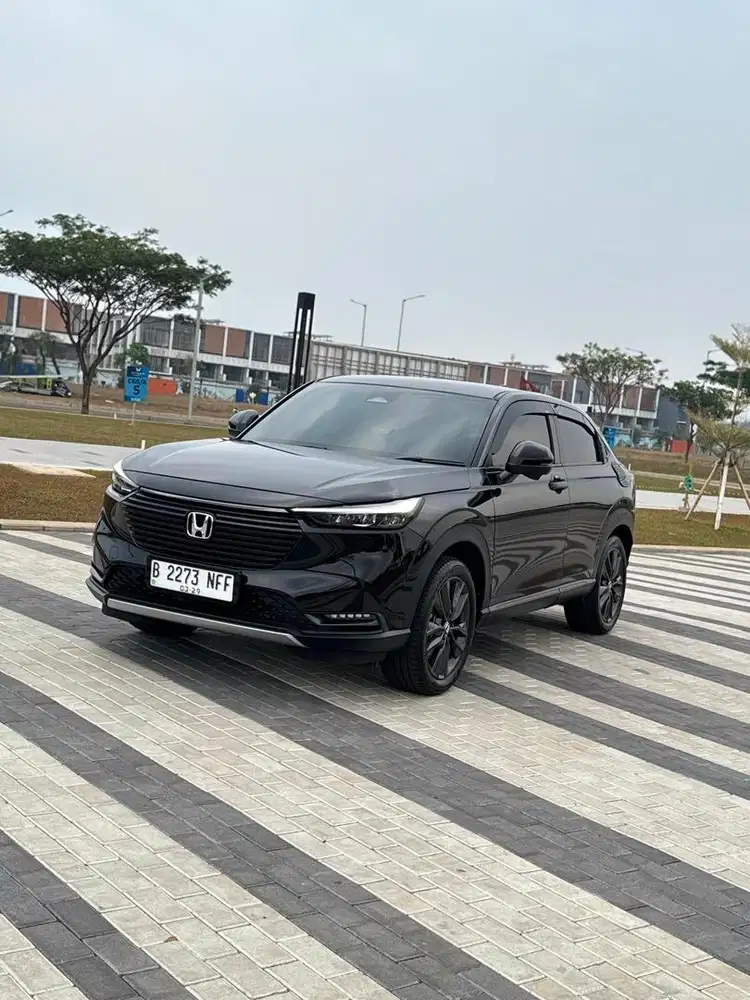 HONDA HRV SE MATIC AT CVT 2024 HITAM KM LOW GANJIL