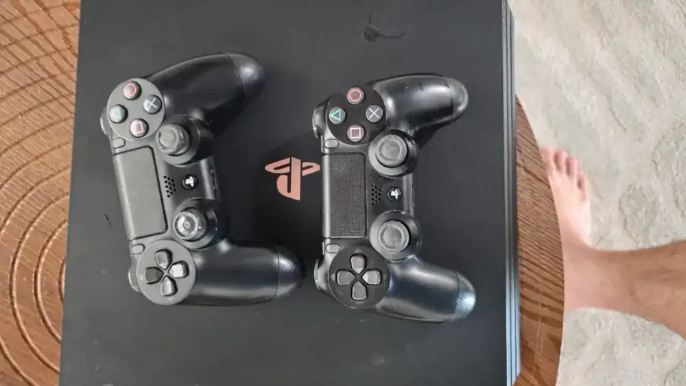PS 4 500 GB 2 Stick
