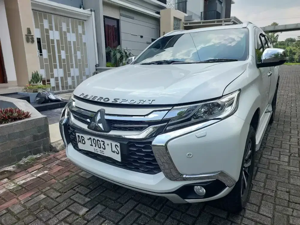 Pajero Sport Dakar 4x2 matic 2017 blackpiano