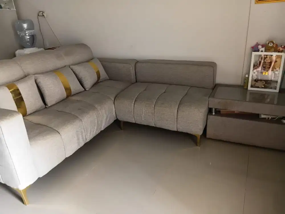 Sofa L ruang tamu