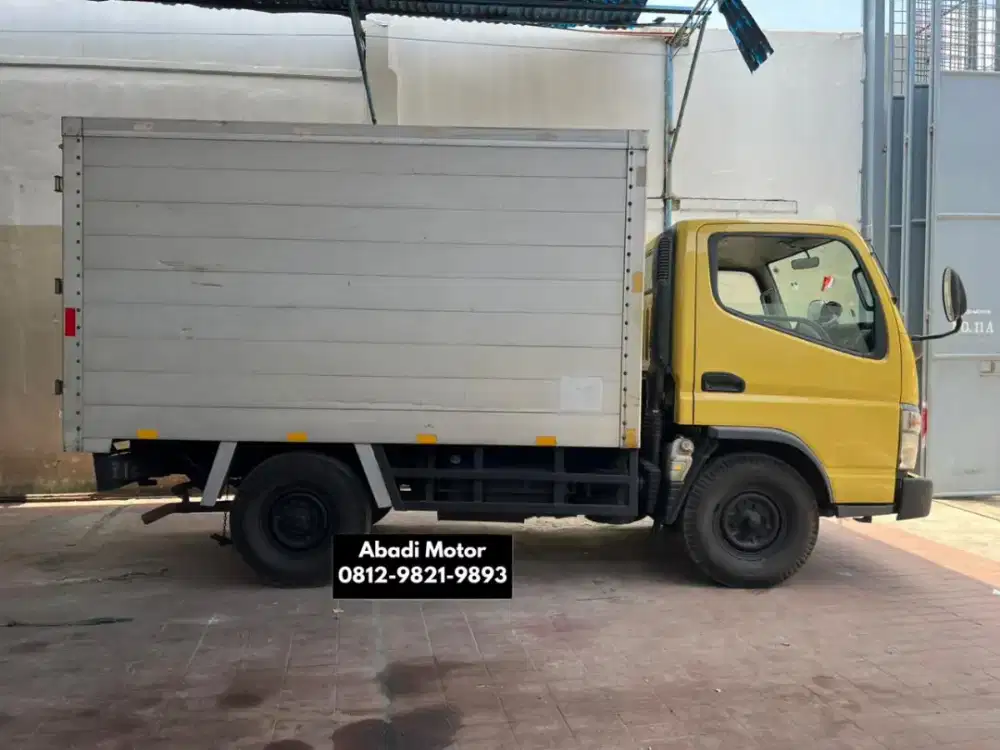 Mitsubishi canter engkel box FE71 thn 2015