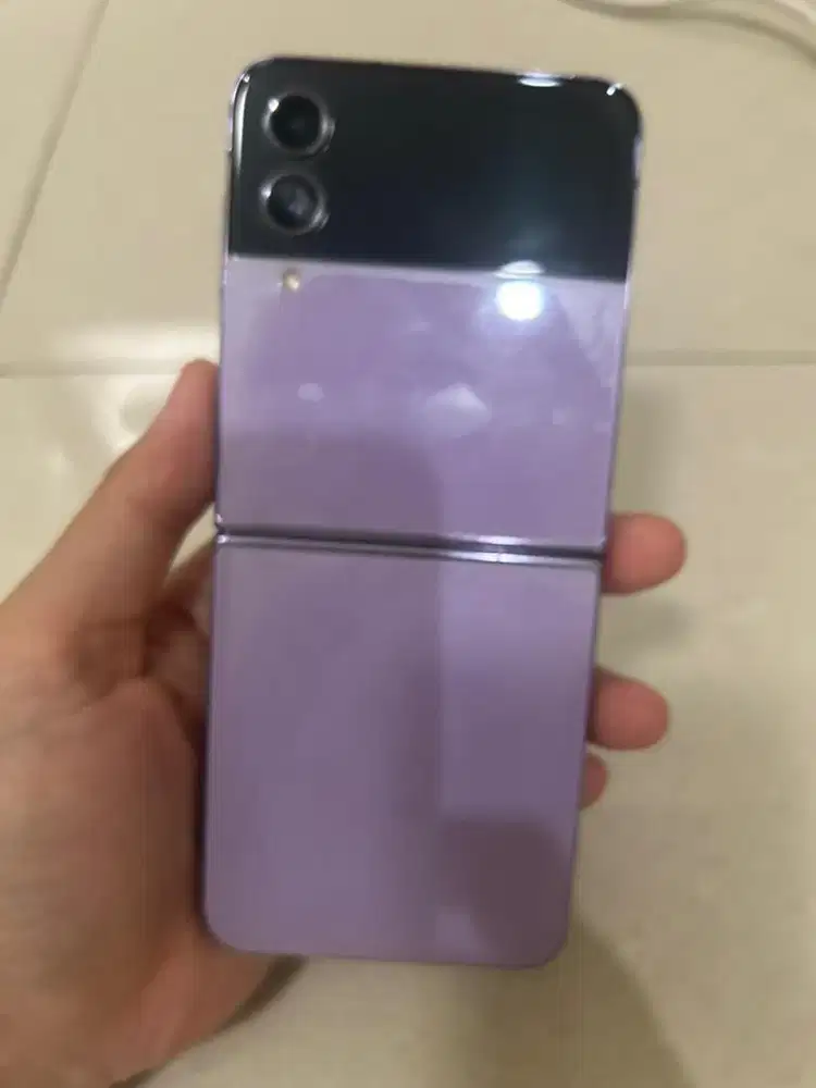 Z flip 4 like new