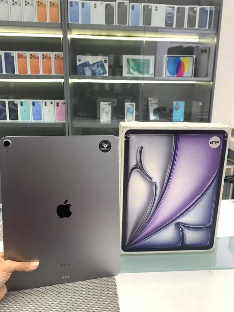 iPad Air M2 256Gb 13inch wifi fullset, ex garansi resmi indonesia