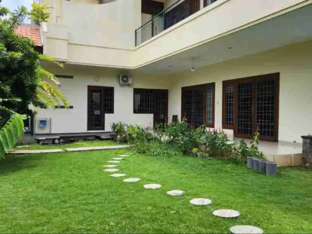 rumah semi villa mewah Renon bali