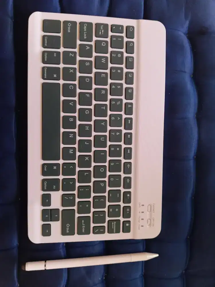 Keyboard Bluetooth + Stylus universal