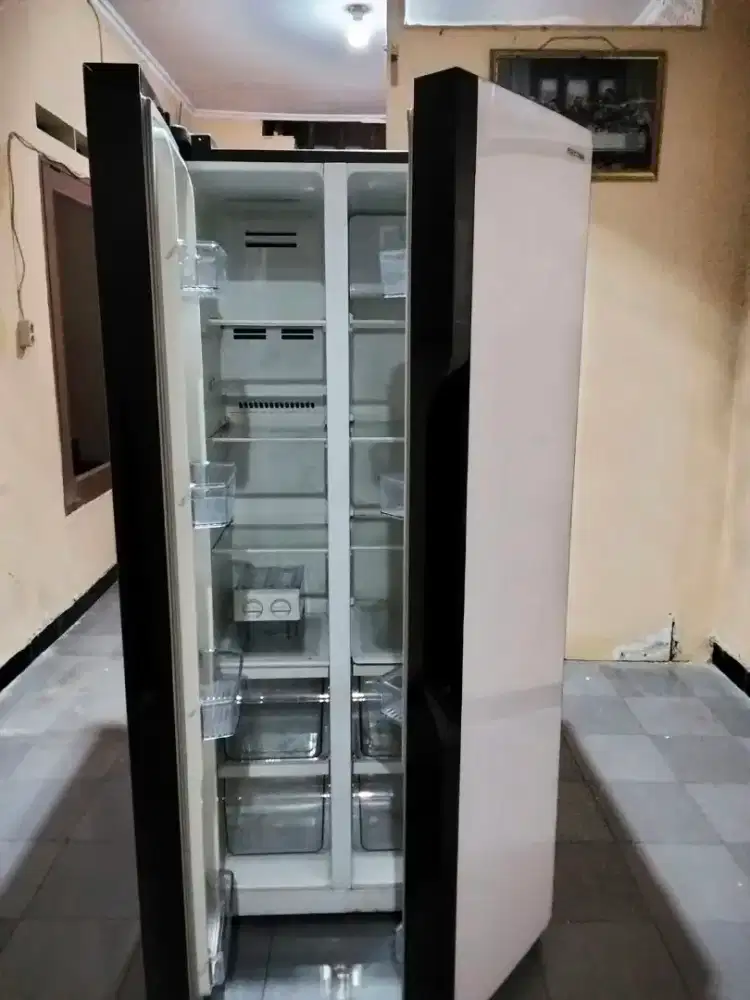 DIJUAL KULKAS SECOND MASIH BAGUS