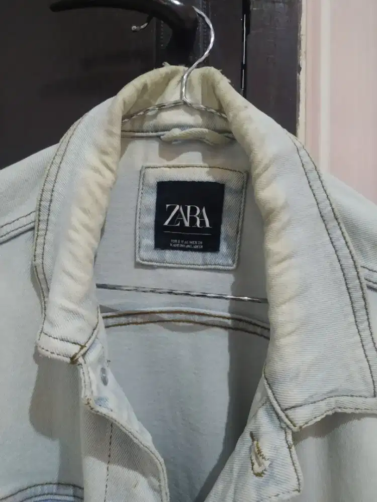 Zara ripped jeans jaket Size M asia