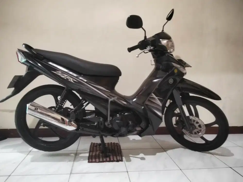 Yamaha Vega zr 2012 warna hitam velg racing