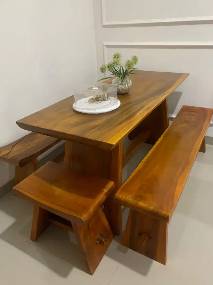Meja makan kayu Jepara