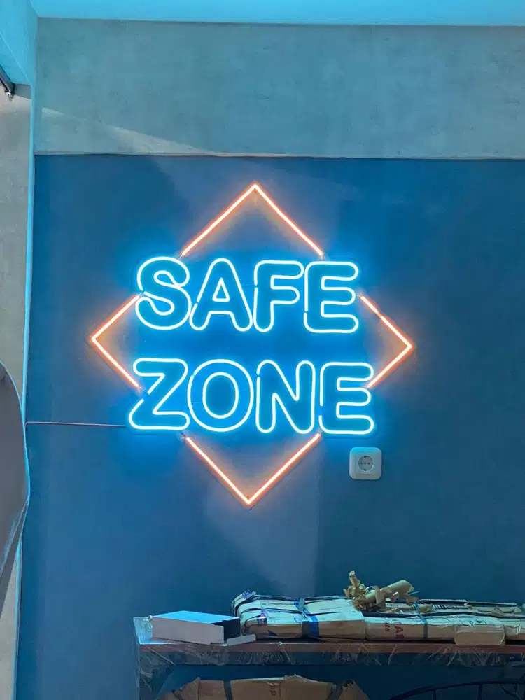 NEON FELX, HURUF TIMBUL, BILLBOARD, FRAME AKRILIK