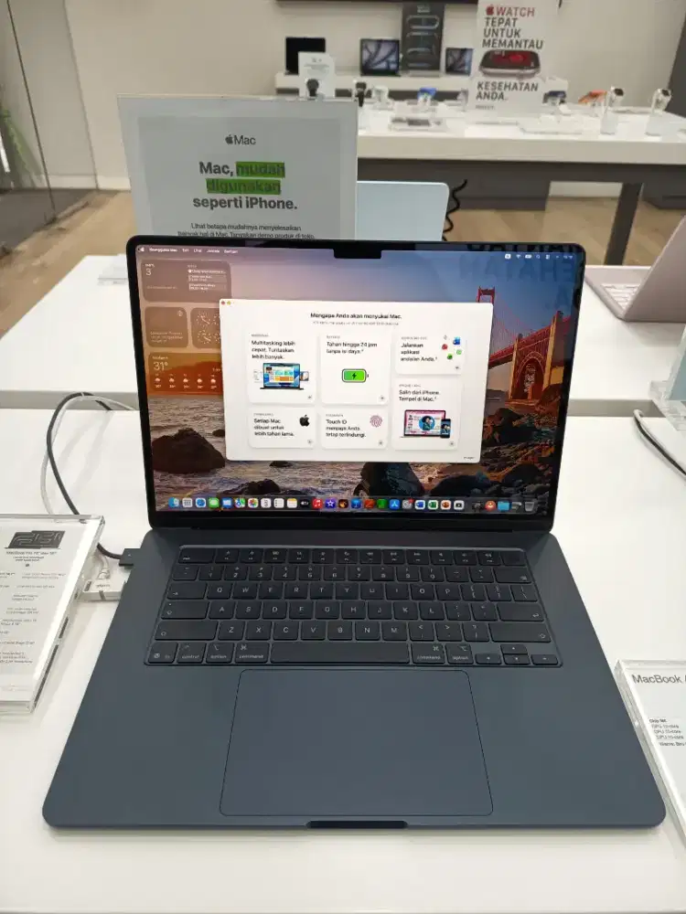 MacBook Air 15.3 inch