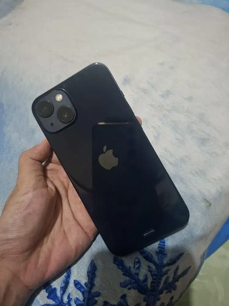 Dijual Iphone 13 midnigt 128GB baru setahun