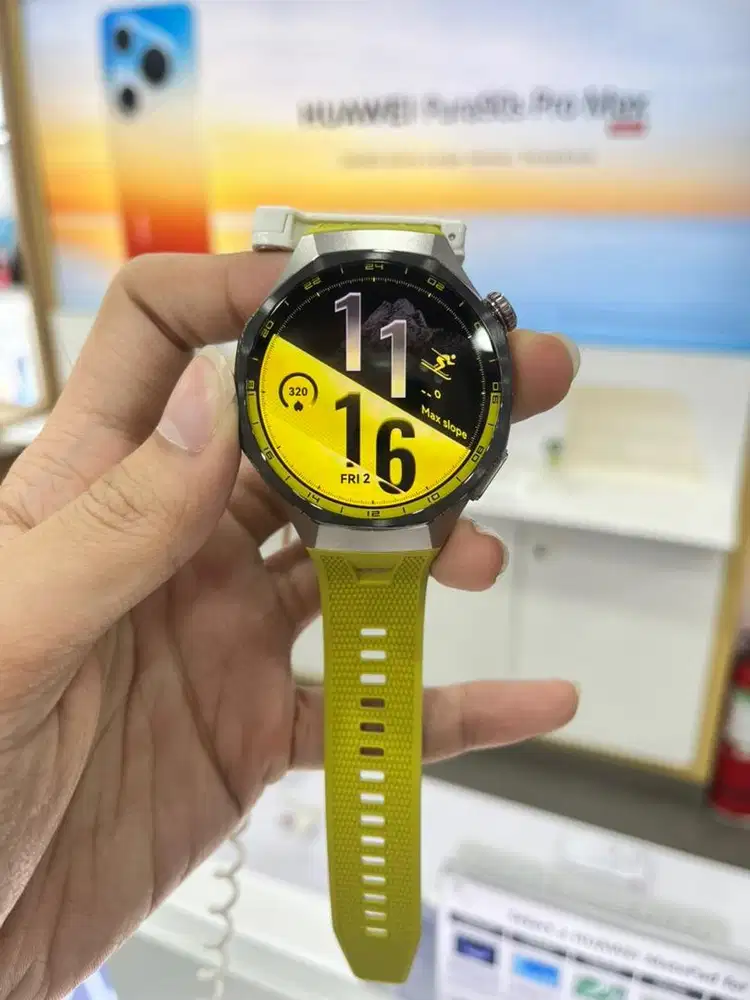 Huawei Watch GT 7 Pro Yellow