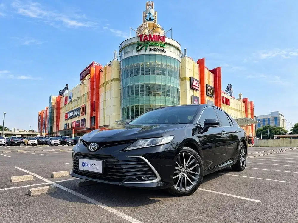 LOW DP -  Toyota Camry 2.5 V Bensin-AT 2023 Hitam CBAJB
