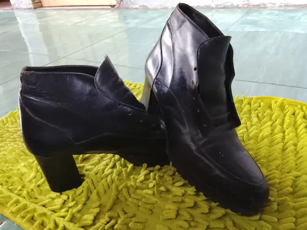 sepatu & sendal preloved