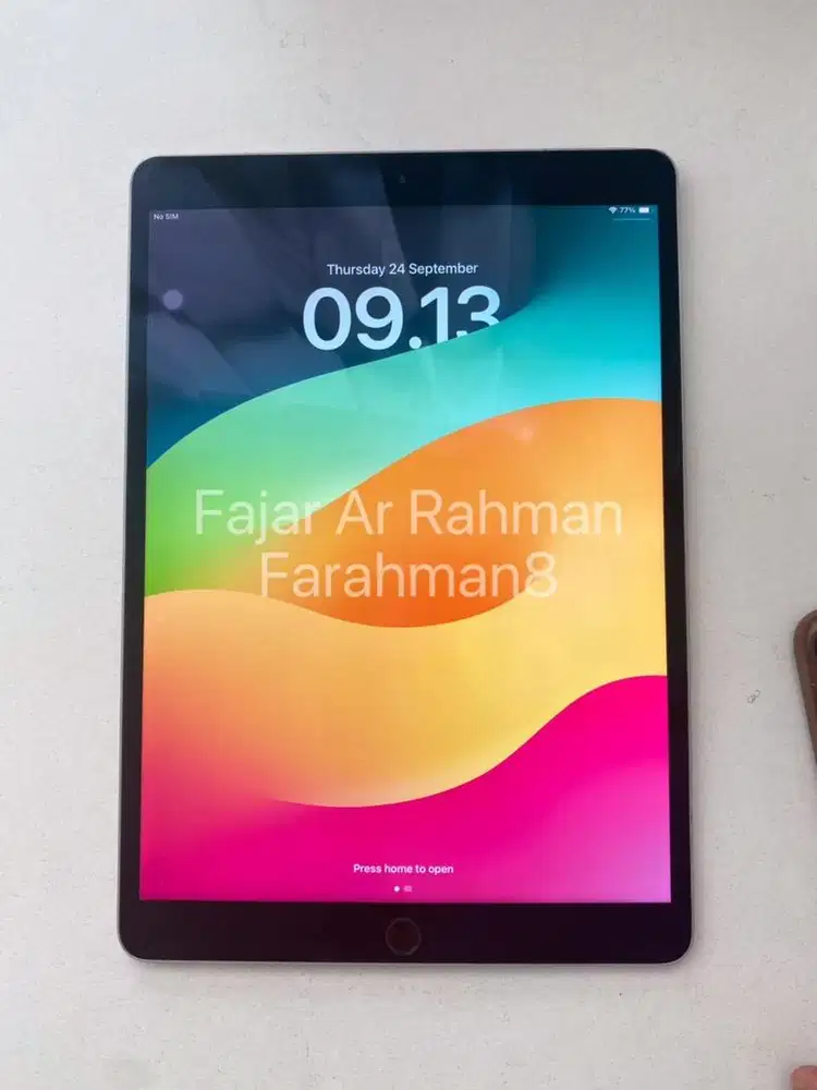 Apple iPad Pro 10.5 256GB Space Gray, minus fp off, touch kurang bagus
