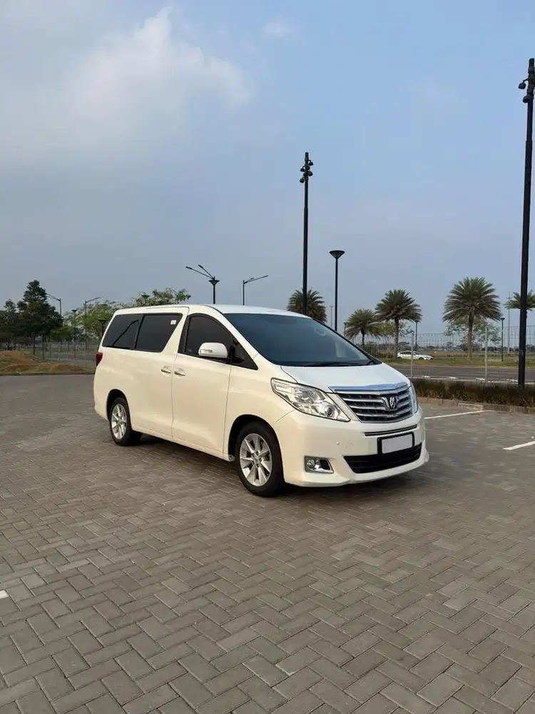 Toyota Alphard Tipe X 2013