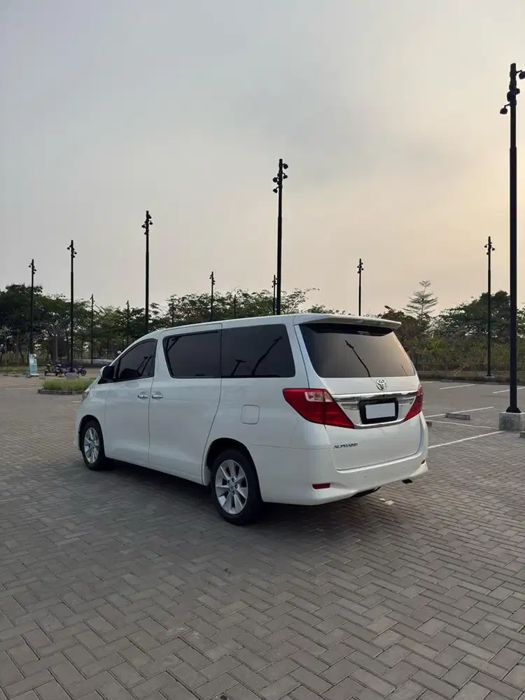 Toyota Alphard Tipe X 2013