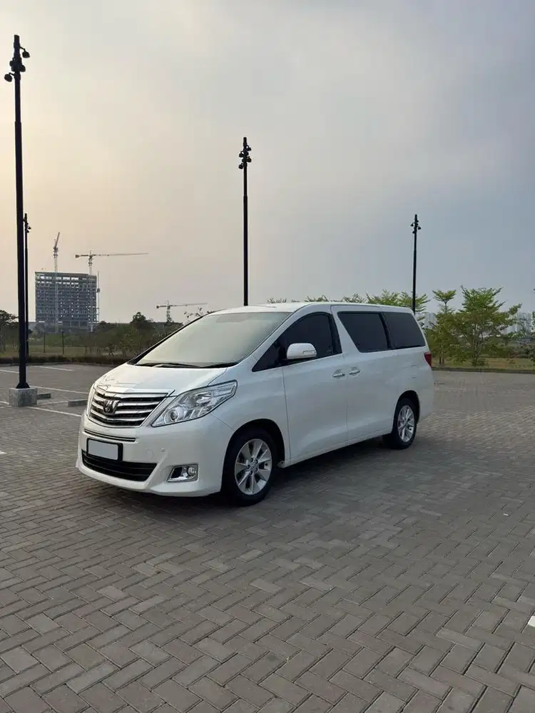 Toyota Alphard Tipe X 2013