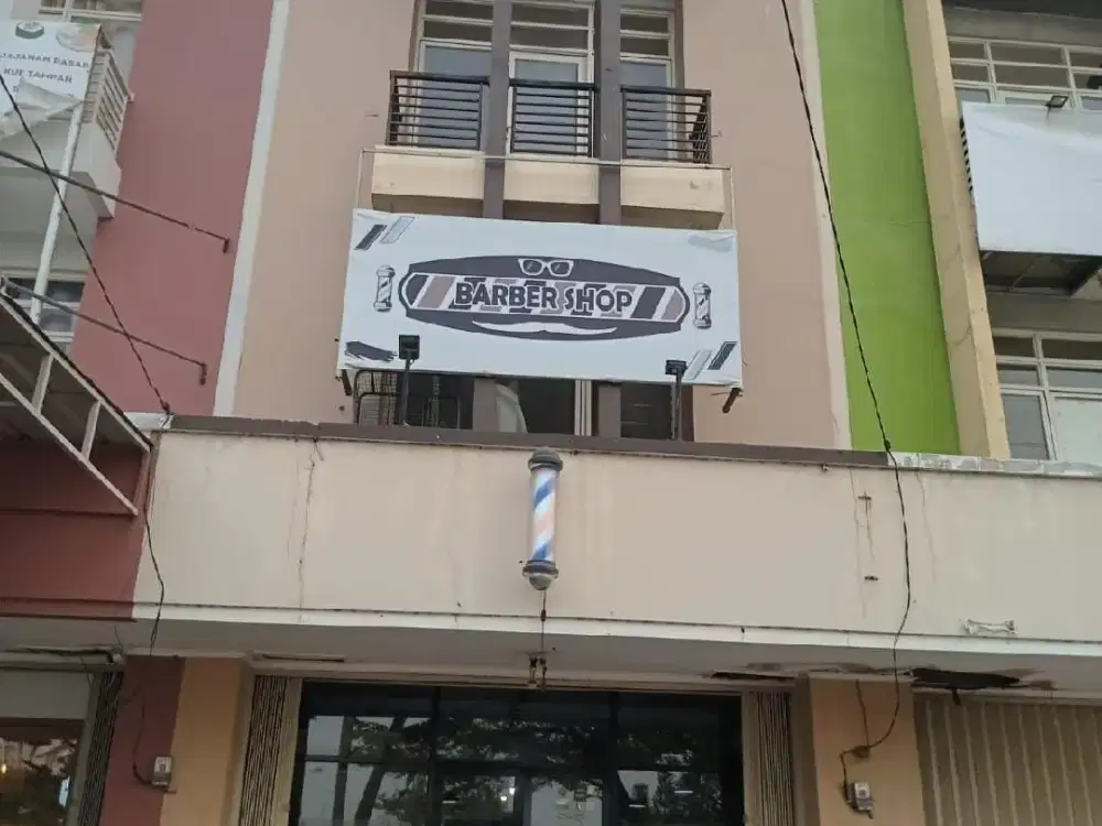 Ruko 3 Lantai di Symphony Harapan Indah Bekasi, LT 90m, 60 Juta/Tahun Nego