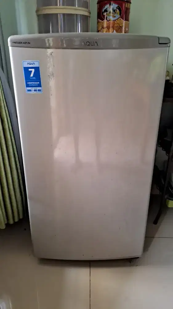 Kulkas Freezer Aqua AQF-S4