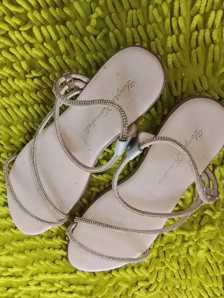 sepatu sendal preloved