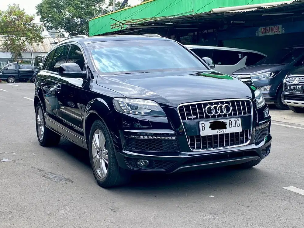 AUDI Q7 3.0 TFSI AT 2012 HITAM