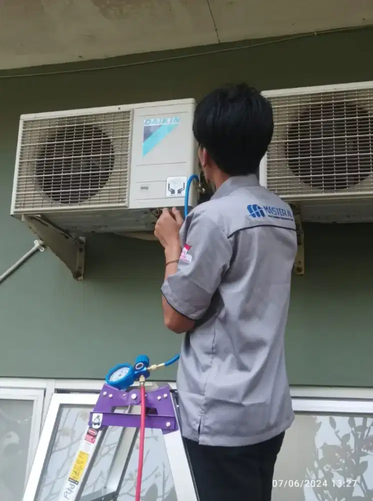 Servis AC, mesin cuci dan kulkas