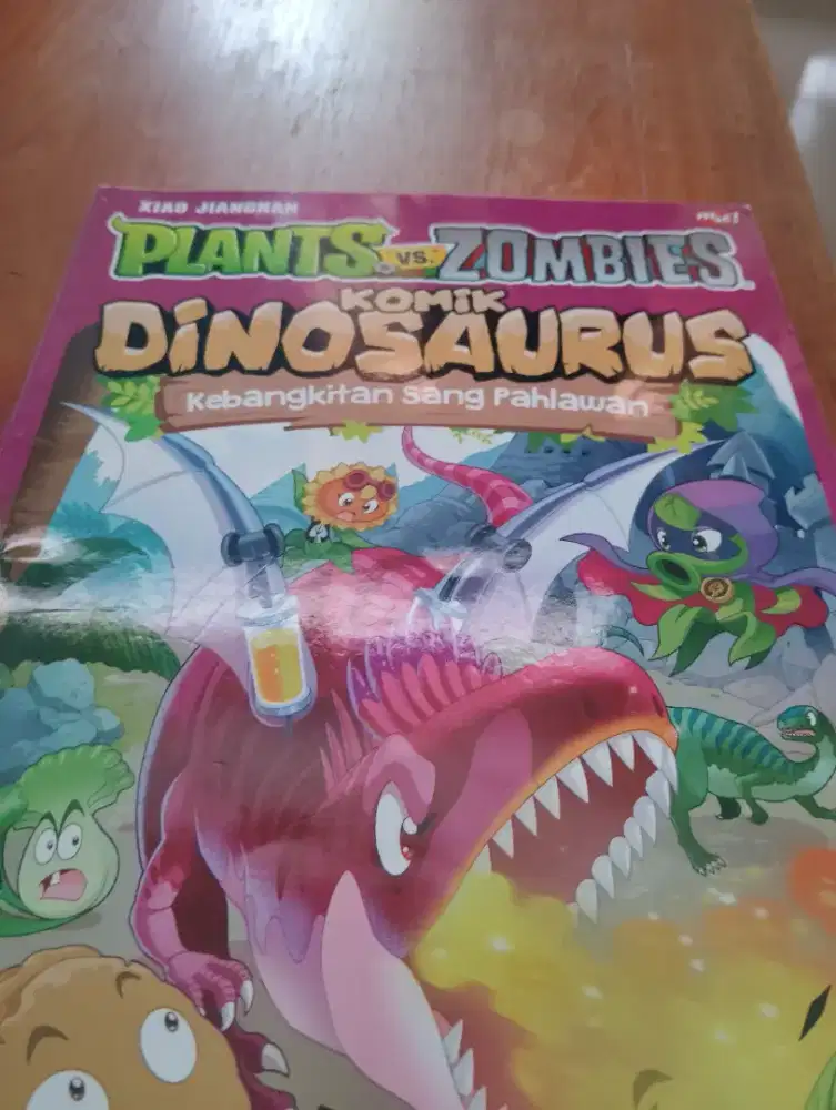 Buku bekas: Plants vs Zombies, Komik Dinosaurus
