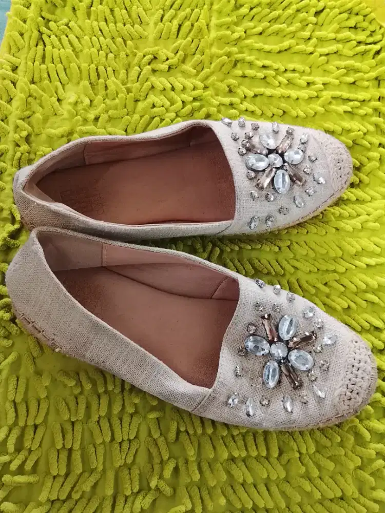 sepatu sendal preloved