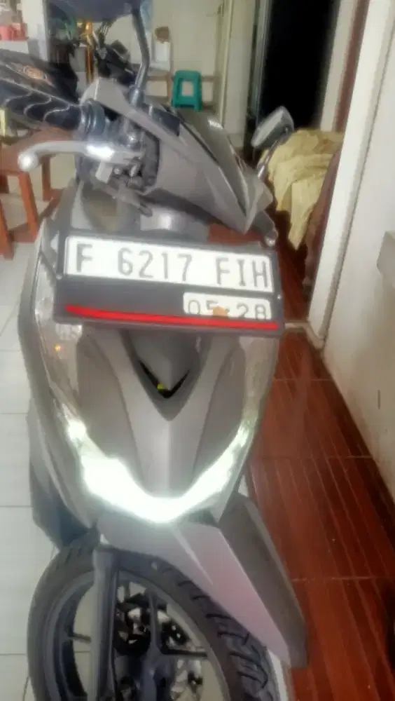 Motor dijual beat warna abu