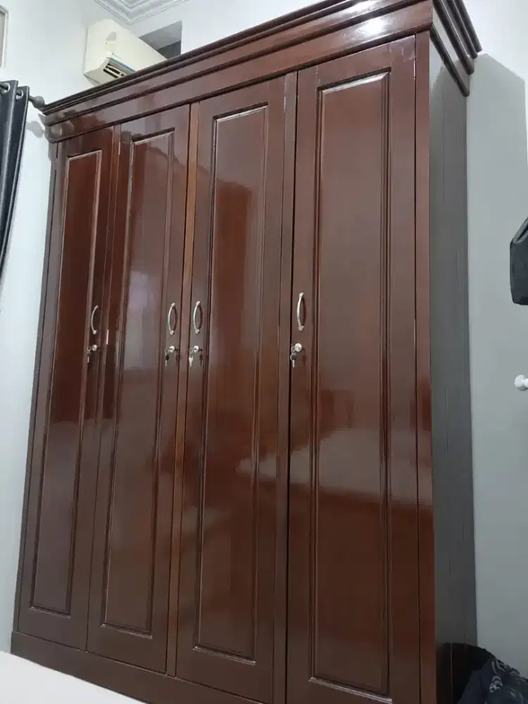 Lemari jati 4 pintu