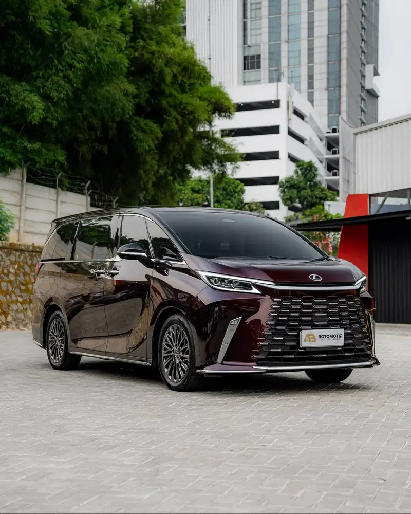 Lexus LM350h 2.5 Hybrid AT Facelift 7-Seater 2025