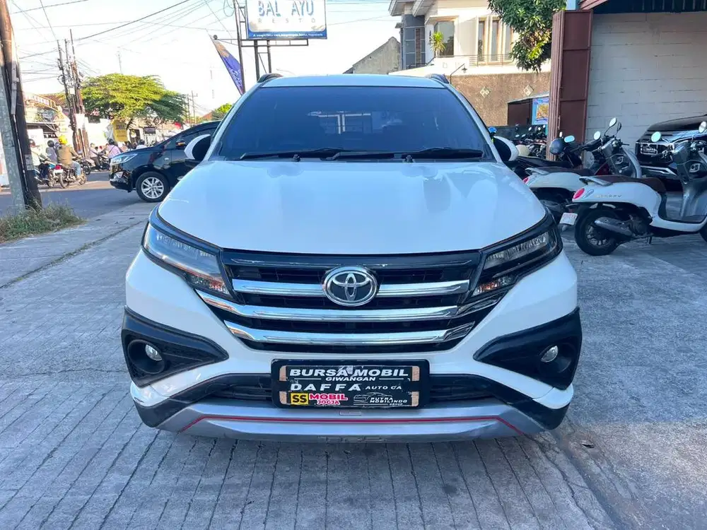 RUSH S TRD SPORTIVO 2018 Matic Putih