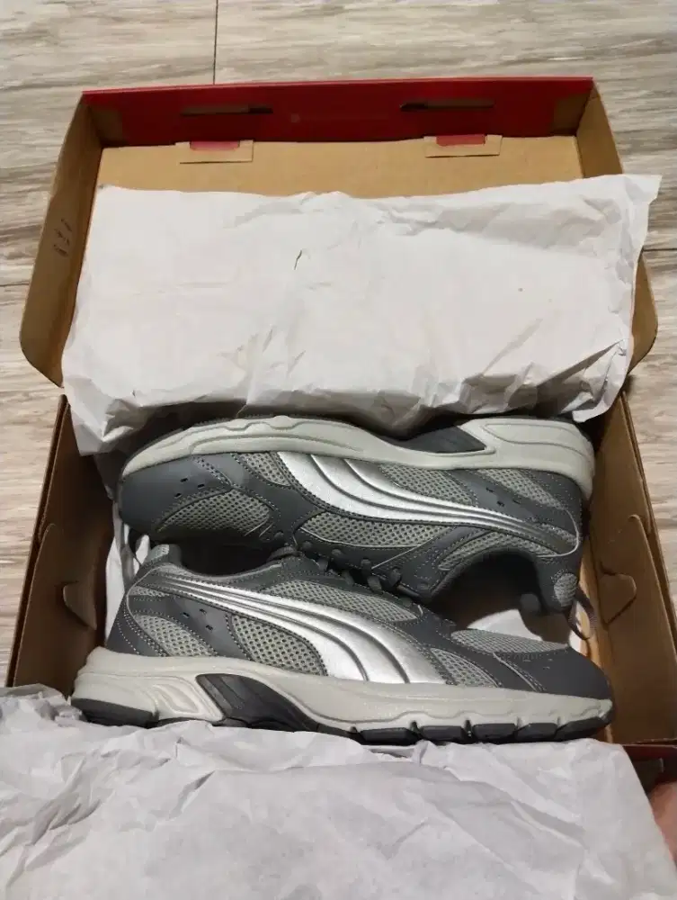 Sepatu Puma Milenia Tech