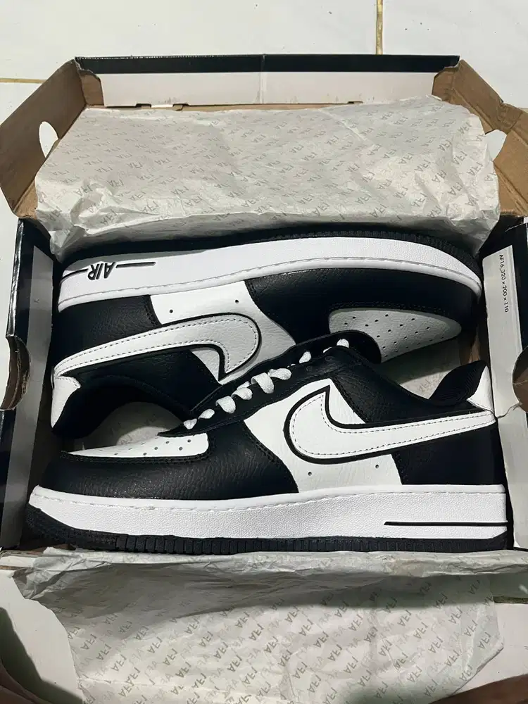 WTS!! Size 43 - Preloved Air Force 1 Lv8 Black White Panda