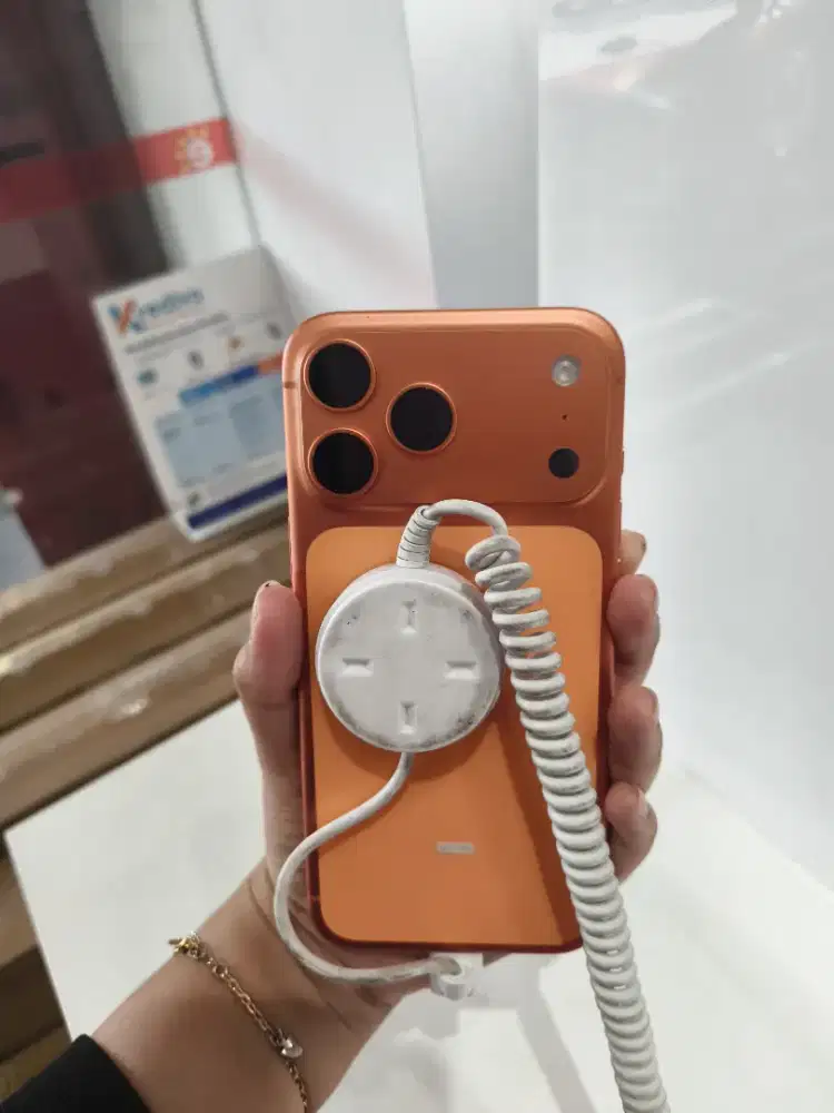 IPHONE 17 PROMACHUS